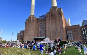 6 acres of park towards the river