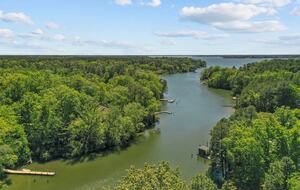 Luxury Waterfront Retreat w/ Private Pool & Dock - Weems, Virginia