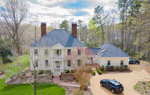 Luxury Waterfront Retreat w/ Private Pool & Dock - Weems, Virginia