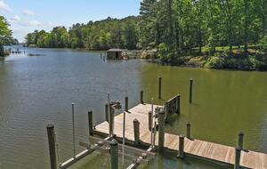 Luxury Waterfront Retreat w/ Private Pool & Dock - Weems, Virginia