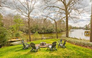 Luxury Waterfront Retreat w/ Private Pool & Dock - Weems, Virginia