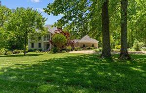 Luxury Waterfront Retreat w/ Private Pool & Dock - Weems, Virginia