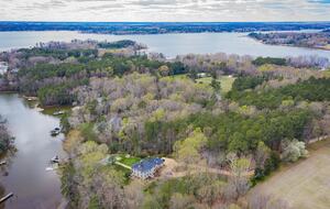 Luxury Waterfront Retreat w/ Private Pool & Dock - Weems, Virginia