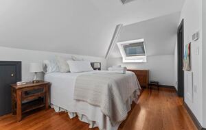 Luxury Waterfront Retreat w/ Private Pool & Dock - Weems, Virginia