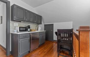 Luxury Waterfront Retreat w/ Private Pool & Dock - Weems, Virginia