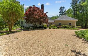 Luxury Waterfront Retreat w/ Private Pool & Dock - Weems, Virginia
