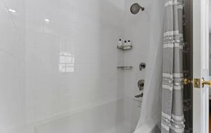 Luxury Waterfront Retreat w/ Private Pool & Dock - Weems, Virginia