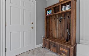 Luxury Waterfront Retreat w/ Private Pool & Dock - Weems, Virginia