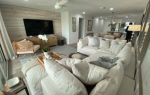 Chic Renovated Waterfront Condo - Pass A Grille, Florida