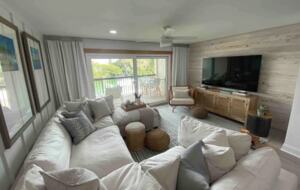 Chic Renovated Waterfront Condo - Pass A Grille, Florida