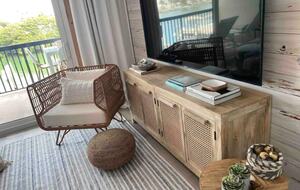 Chic Renovated Waterfront Condo - Pass A Grille, Florida