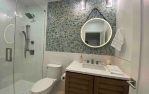 Chic Renovated Waterfront Condo - Pass A Grille, Florida