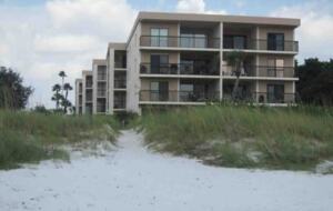 Chic Renovated Waterfront Condo - Pass A Grille, Florida