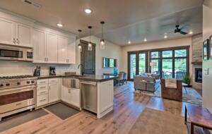 Luxe Park City Condo - Walk To Ski Lift! - Park City, Utah