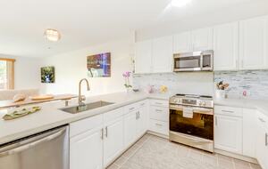 Modern Oasis By The Beach - Princeville, Hawaii