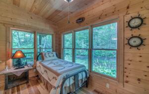 "A River Runs Through It" Chic Georgia Cabin - Cherry Log, Georgia