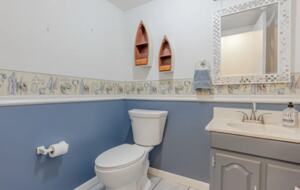 Cozy Panama City Escape - Walk To The Beach! - Panama City Beach, Florida