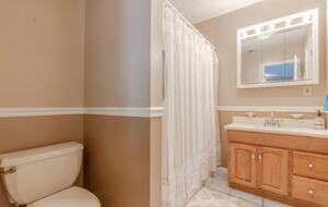 Cozy Panama City Escape - Walk To The Beach! - Panama City Beach, Florida