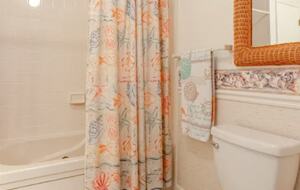 Cozy Panama City Escape - Walk To The Beach! - Panama City Beach, Florida