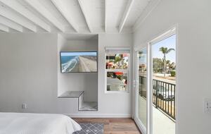 Contemporary Huntington Beach Getaway - Huntington Beach, California