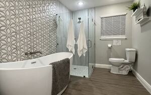 Seabrook Beach Retreat | 5 minutes from Kemah Boardwalk and NASA with Private Pool - Seabrook, Texas