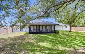 Casa Blanca - Round Top! World Class Antiquing, Shopping, Arts and More! - Round Top, Texas