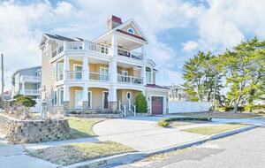 Luxury Beachfront Estate with Pool and Hot Tub - Brigantine, New Jersey