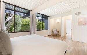 Luxe Malibu Beach Bungalow - Malibu, California