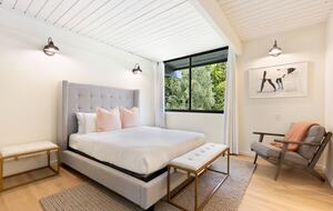 Luxe Malibu Beach Bungalow - Malibu, California