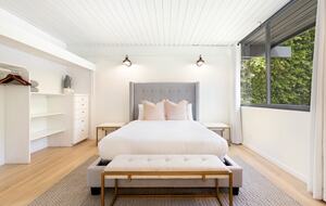 Luxe Malibu Beach Bungalow - Malibu, California