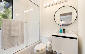 Luxe Malibu Beach Bungalow - Malibu, California