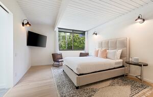 Luxe Malibu Beach Bungalow - Malibu, California