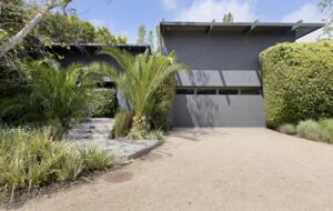 Luxe Malibu Beach Bungalow - Malibu, California