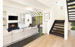 Luxe Malibu Beach Bungalow - Malibu, California