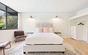 Luxe Malibu Beach Bungalow - Malibu, California