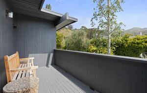 Luxe Malibu Beach Bungalow - Malibu, California