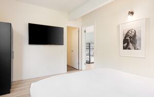 Luxe Malibu Beach Bungalow - Malibu, California