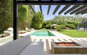 Luxe Malibu Beach Bungalow - Malibu, California