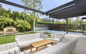 Luxe Malibu Beach Bungalow - Malibu, California