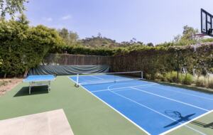Luxe Malibu Beach Bungalow - Malibu, California