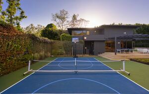 Luxe Malibu Beach Bungalow - Malibu, California