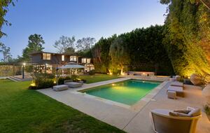 Luxe Malibu Beach Bungalow - Malibu, California