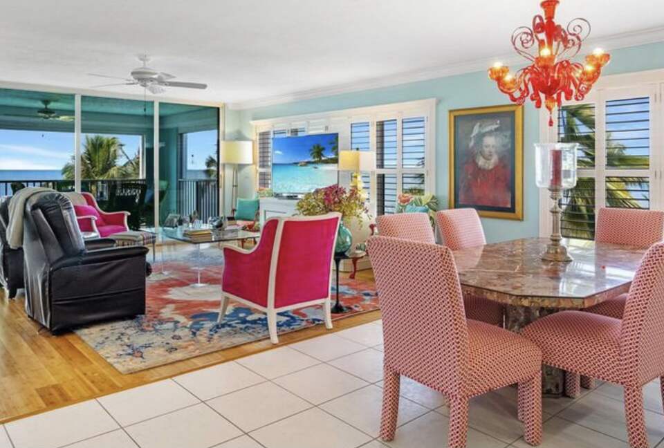 Newly updated beach front condo on the best shelling beach in Florida - Sanibel, Florida
