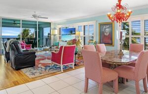 Newly updated beach front condo on the best shelling beach in Florida - Sanibel, Florida