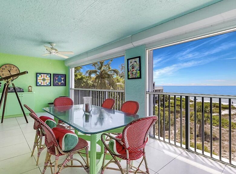 Newly updated beach front condo on the best shelling beach in Florida - Sanibel, Florida