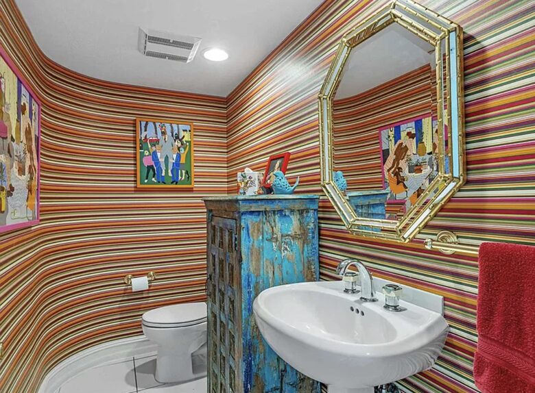 Newly updated beach front condo on the best shelling beach in Florida - Sanibel, Florida