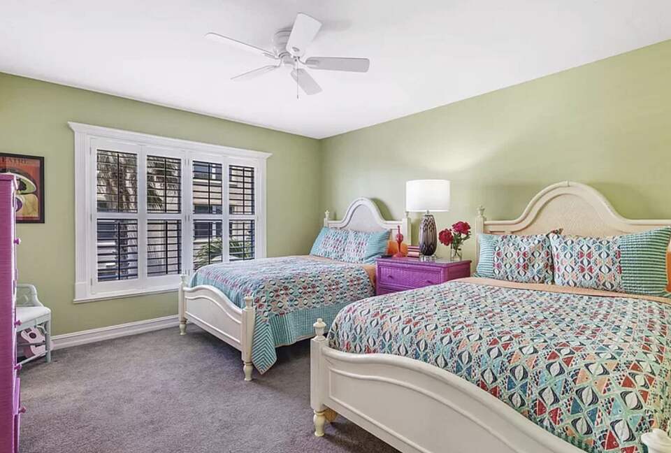 Newly updated beach front condo on the best shelling beach in Florida - Sanibel, Florida