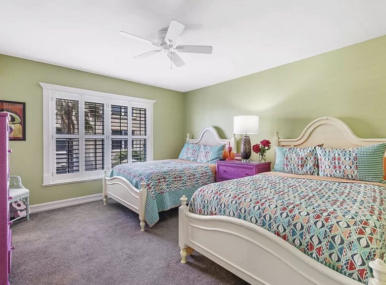 Newly updated beach front condo on the best shelling beach in Florida - Sanibel, Florida