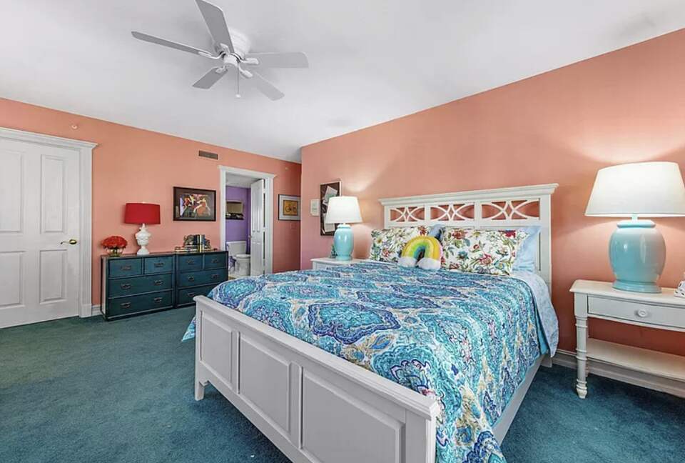 Newly updated beach front condo on the best shelling beach in Florida - Sanibel, Florida