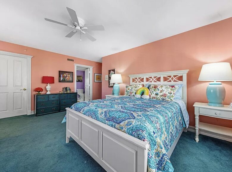 Newly updated beach front condo on the best shelling beach in Florida - Sanibel, Florida